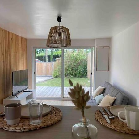 Maisonnette Avec Jardin A Ares Villa ภายนอก รูปภาพ