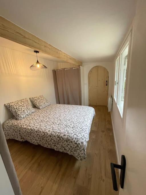 Maisonnette Avec Jardin A Ares Villa ภายนอก รูปภาพ