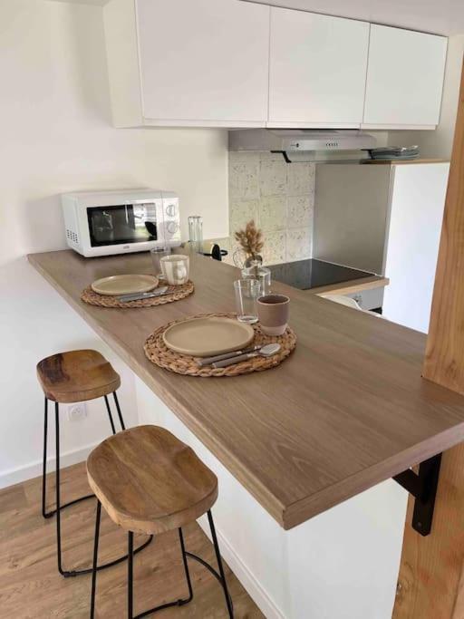Maisonnette Avec Jardin A Ares Villa ภายนอก รูปภาพ